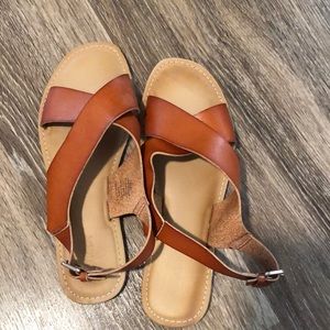 Old Navy, tan cross cross sandals
